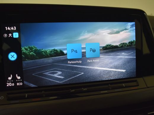 Volkswagen Golf 1.4 eHybrid Style 204pk Trekhaak | Camera achter | Park assist  | Head up display | Matrix koplam... ActivLease financial lease