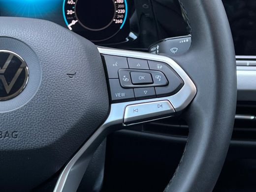 Volkswagen Golf 1.5 TSI 130 pk Life Business | Apple Carplay/Android Auto|telefoonintegratie premium | Buitenspie... ActivLease financial lease