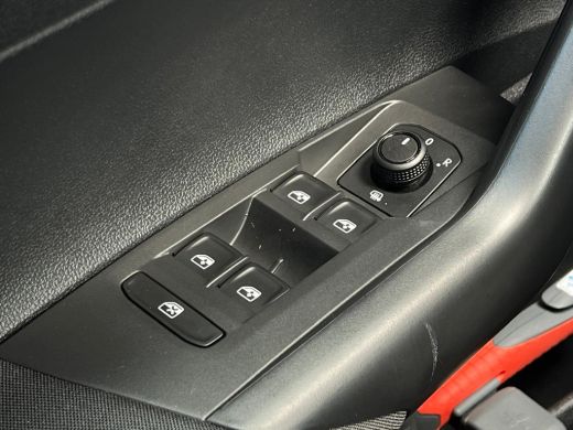 Volkswagen Polo 1.0 TSI 95 pk R-Line Edition | Airco | Apple Carplay/Android Auto|telefoonintegratie premium | Bu... ActivLease financial lease