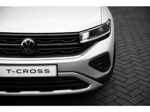 Volkswagen T-Cross Life Edition Inclusief €2000,- inruilvoordeel | 'App-Connect' draadloze smartphone integratie | A... ActivLease financial lease