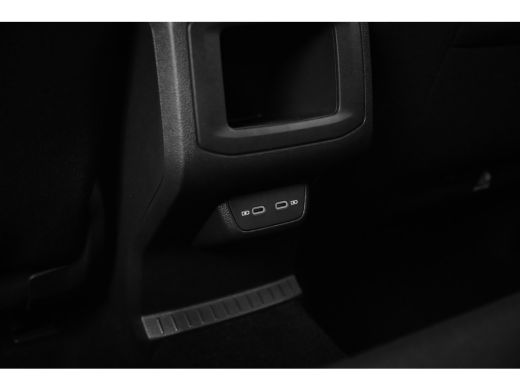Volkswagen T-Cross Life Edition Inclusief €2000,- inruilvoordeel | 'App-Connect' draadloze smartphone integratie | A... ActivLease financial lease
