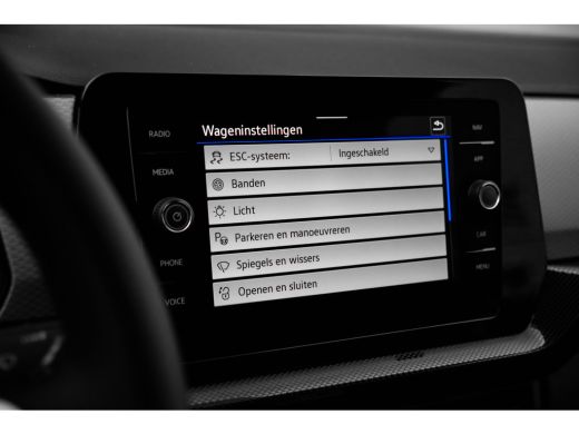 Volkswagen T-Cross Life Edition Inclusief €2000,- inruilvoordeel | 'App-Connect' draadloze smartphone integratie | A... ActivLease financial lease