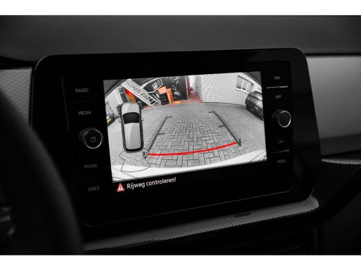 Volkswagen T-Cross Life Edition Inclusief €2000,- inruilvoordeel | 'App-Connect' draadloze smartphone integratie | A... ActivLease financial lease