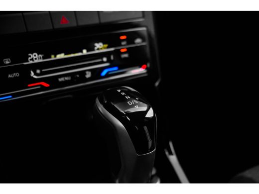 Volkswagen T-Cross Life Edition Inclusief €2000,- inruilvoordeel | 'App-Connect' draadloze smartphone integratie | A... ActivLease financial lease