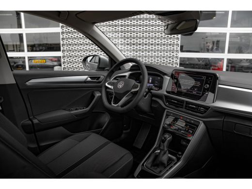 Volkswagen T-Roc Life Edition Inclusief €2000,- inruilvoordeel | 'App-Connect' draadloze smartphone integratie | B... ActivLease financial lease
