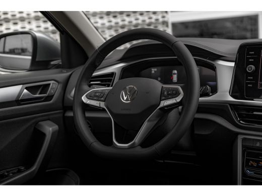 Volkswagen T-Roc Life Edition Inclusief €2000,- inruilvoordeel | 'App-Connect' draadloze smartphone integratie | B... ActivLease financial lease