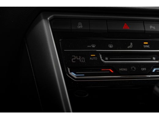 Volkswagen T-Roc Life Edition Inclusief €2000,- inruilvoordeel | 'App-Connect' draadloze smartphone integratie | B... ActivLease financial lease