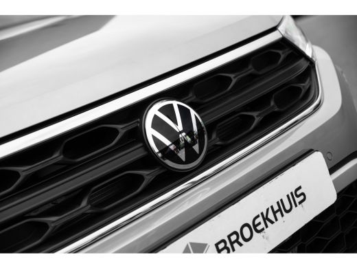 Volkswagen T-Roc Life Edition Inclusief €2000,- inruilvoordeel | 'App-Connect' draadloze smartphone integratie | B... ActivLease financial lease
