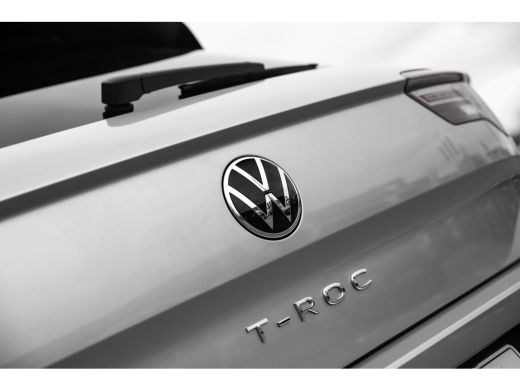Volkswagen T-Roc Life Edition Inclusief €2000,- inruilvoordeel | 'App-Connect' draadloze smartphone integratie | B... ActivLease financial lease
