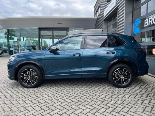 Volkswagen Tiguan 1.5 eHybrid 272 pk R-Line Business DSG-6 | Trekhaak | A-uitrij camera | Elektrische A-klep | ActivLease financial lease