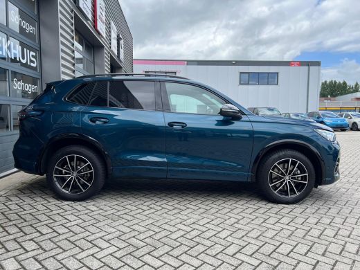 Volkswagen Tiguan 1.5 eHybrid 272 pk R-Line Business DSG-6 | Trekhaak | A-uitrij camera | Elektrische A-klep | ActivLease financial lease