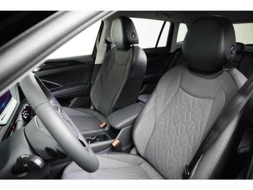 Volkswagen Tiguan 1.5 eHybrid 204 pk Life Edition | Achteruitrijcamera | Cruise control adaptief | Trekhaak elektri... ActivLease financial lease