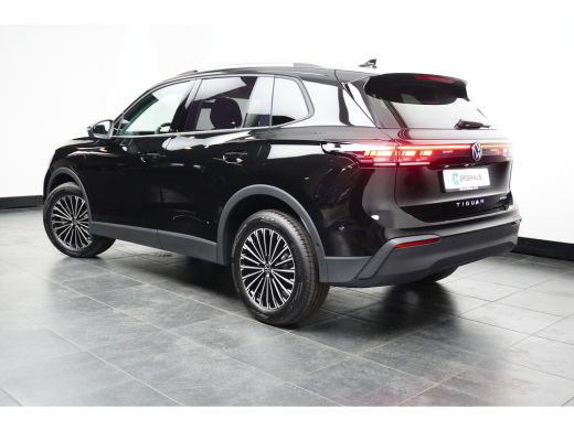Volkswagen Tiguan 1.5 eHybrid 204 pk Life Edition | Achteruitrijcamera | Cruise control adaptief | Trekhaak elektri... ActivLease financial lease