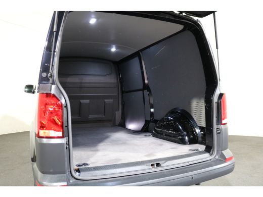 Volkswagen Transporter 2.0 TDI L2 H1 Airco Navigatie Camera Achterklep ActivLease financial lease
