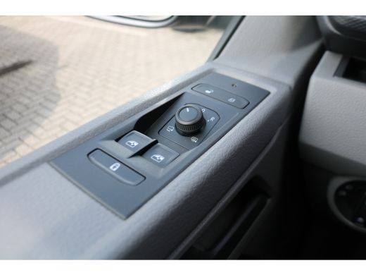 Volkswagen Transporter 2.0 TDI L2 H1 Airco Navigatie Camera Achterklep ActivLease financial lease