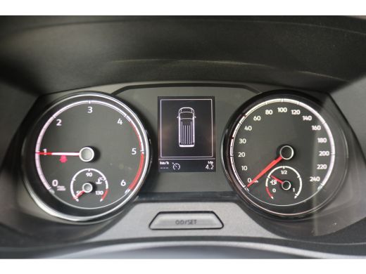 Volkswagen Transporter 2.0 TDI L2 H1 Airco Navigatie Camera Achterklep ActivLease financial lease