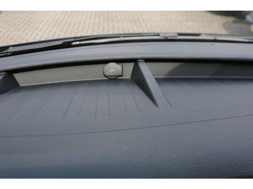 Volkswagen Transporter 2.0 TDI L2 H1 Airco Navigatie Camera Achterklep ActivLease financial lease