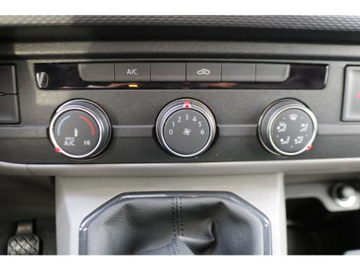 Volkswagen Transporter 2.0 TDI L2 H1 Airco Navigatie Camera Achterklep ActivLease financial lease