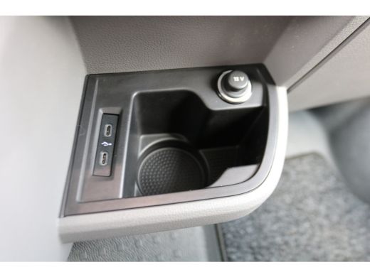 Volkswagen Transporter 2.0 TDI L2 H1 Airco Navigatie Camera Achterklep ActivLease financial lease