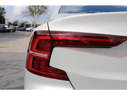 Volvo  S60 2.0 B3 R-Design | Stoel + Stuurwielverwarming | Parkeercamera | Parkeersensoren V+A | ActivLease financial lease