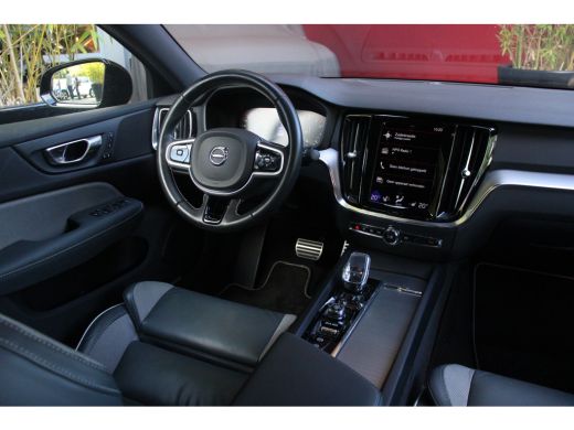 Volvo  S60 2.0 B5 R-Design | Adaptive Cruise | BLIS | Camera | Stuur/stoelverwarming ActivLease financial lease