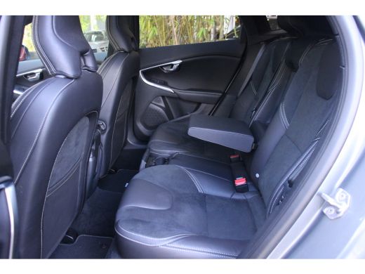 Volvo  V40 1.5 T3 Polar+ Sport | Harman/Kardon | Panoramadak | Camera | Keyless ActivLease financial lease