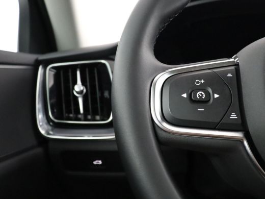 Volvo  V60 2.0 B3 Essential Edition | Stoel & stuurwielverwarming | Trekhaak | Parkassist camera | DAB+ | ActivLease financial lease