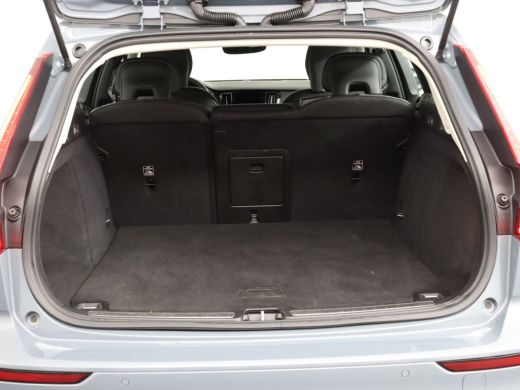 Volvo  V60 2.0 B3 Essential Edition | Stoel & stuurwielverwarming | Trekhaak | Parkassist camera | DAB+ | ActivLease financial lease