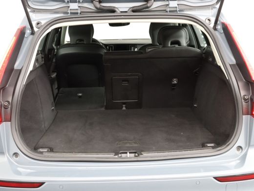 Volvo  V60 2.0 B3 Essential Edition | Stoel & stuurwielverwarming | Trekhaak | Parkassist camera | DAB+ | ActivLease financial lease