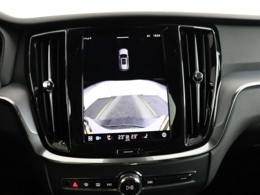 Volvo  V60 2.0 B3 Essential Edition | Stoel & stuurwielverwarming | Trekhaak | Parkassist camera | DAB+ | ActivLease financial lease