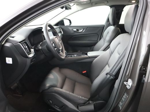 Volvo  V60 2.0 T6 Plug-in hybrid AWD Plus Dark | Panoramisch schuif/kanteldak | Stoel & stuurwielverwarming ... ActivLease financial lease