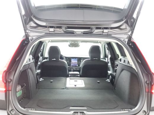 Volvo  V60 2.0 T6 Plug-in hybrid AWD Plus Dark | Panoramisch schuif/kanteldak | Stoel & stuurwielverwarming ... ActivLease financial lease