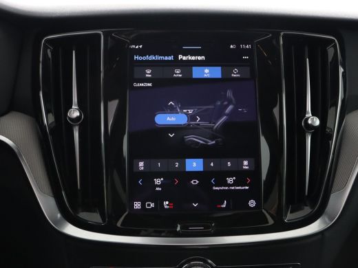 Volvo  V60 2.0 T6 Plug-in hybrid AWD Plus Dark | Panoramisch schuif/kanteldak | Stoel & stuurwielverwarming ... ActivLease financial lease