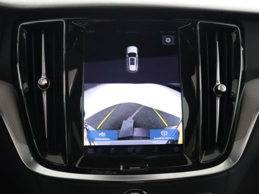 Volvo  V60 2.0 T6 Plug-in hybrid AWD Plus Dark | Panoramisch schuif/kanteldak | Stoel & stuurwielverwarming ... ActivLease financial lease