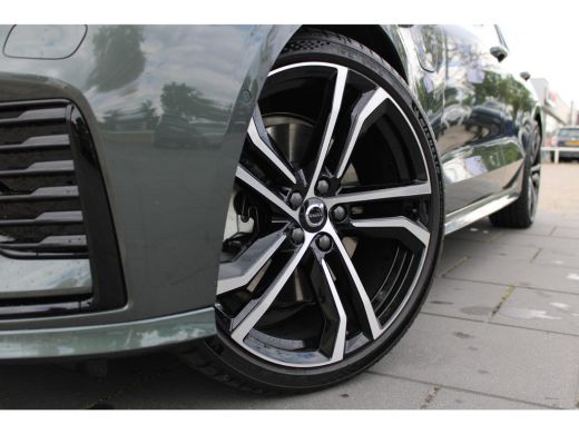Volvo  V60 T6 AWD Ultra Dark | Styling-Pakket | Bowers & Wilkins |  Head-Up Display | Stoel massage + Ventil... ActivLease financial lease