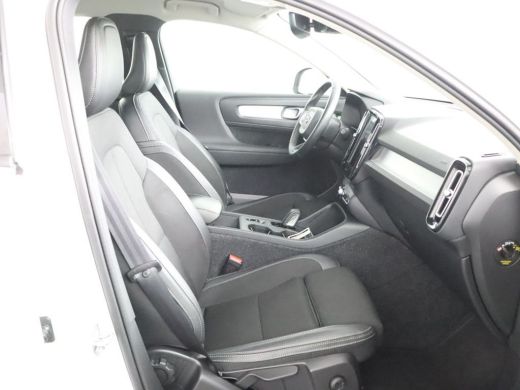 Volvo  XC40 1.5 T5 Twin Engine Momentum Pro | Climate Control | High Performance Audio | Cruise Control | Par... ActivLease financial lease