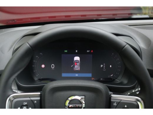 Volvo  XC40 2.0 B4 Plus Dark | 20" Velgen | Matrix LED | 360 Camera | Panoramadak | Pilot Assist ActivLease financial lease