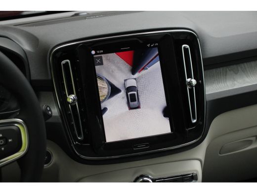 Volvo  XC40 2.0 B4 Plus Dark | 20" Velgen | Matrix LED | 360 Camera | Panoramadak | Pilot Assist ActivLease financial lease