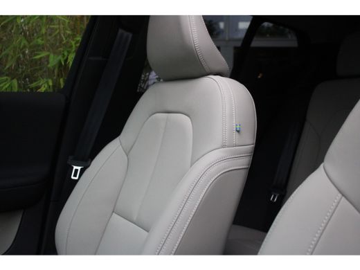 Volvo  XC40 2.0 B4 Plus Dark | 20" Velgen | Matrix LED | 360 Camera | Panoramadak | Pilot Assist ActivLease financial lease