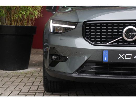 Volvo  XC40 2.0 B4 Plus Dark | 20" Velgen | Matrix LED | 360 Camera | Panoramadak | Pilot Assist ActivLease financial lease