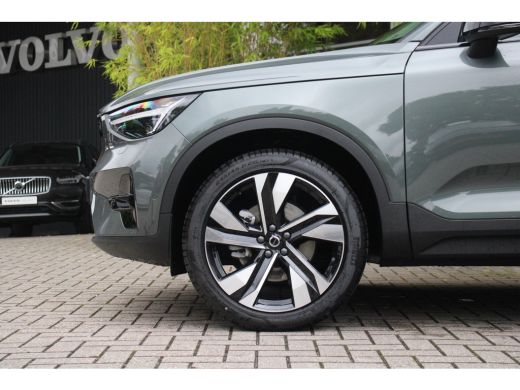 Volvo  XC40 2.0 B4 Plus Dark | 20" Velgen | Matrix LED | 360 Camera | Panoramadak | Pilot Assist ActivLease financial lease
