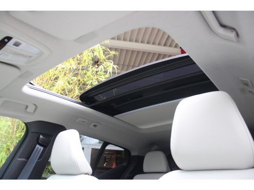 Volvo  XC40 2.0 B4 Plus Dark | 20" Velgen | Matrix LED | 360 Camera | Panoramadak | Pilot Assist ActivLease financial lease