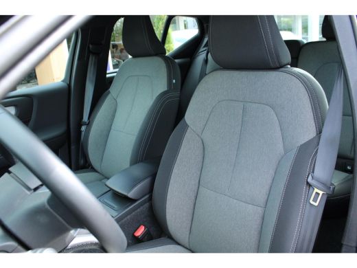 Volvo  XC40 B4 Plus Dark | Stoel + Stuurwielverwarming |  Trekhaak | Adaptieve cruise control | BLIS | ActivLease financial lease