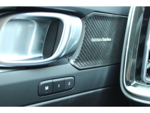 Volvo  XC40 B4 Plus Dark | Stoel + Stuurwielverwarming |  Trekhaak | Adaptieve cruise control | BLIS | ActivLease financial lease
