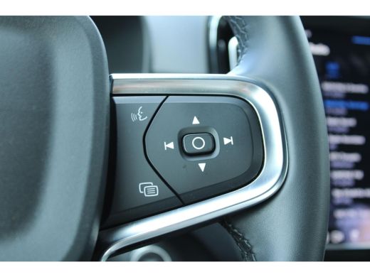 Volvo  XC40 B4 Plus Dark | Stoel + Stuurwielverwarming |  Trekhaak | Adaptieve cruise control | BLIS | ActivLease financial lease