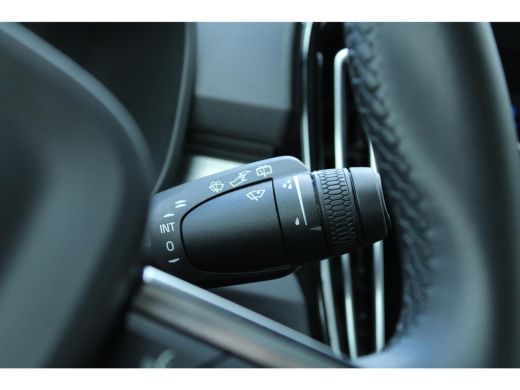 Volvo  XC40 B4 Plus Dark | Stoel + Stuurwielverwarming |  Trekhaak | Adaptieve cruise control | BLIS | ActivLease financial lease