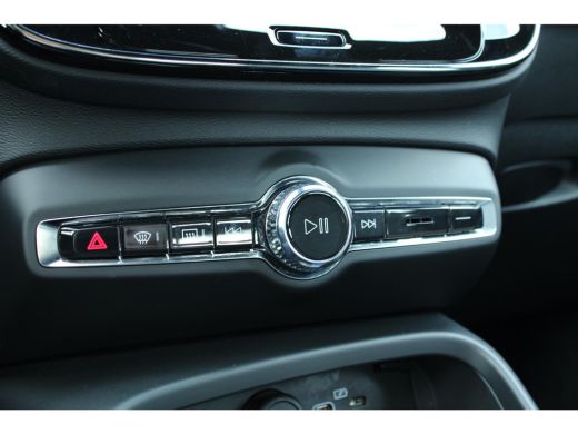 Volvo  XC40 B4 Plus Dark | Stoel + Stuurwielverwarming |  Trekhaak | Adaptieve cruise control | BLIS | ActivLease financial lease