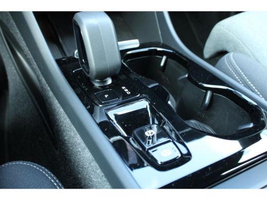 Volvo  XC40 B4 Plus Dark | Stoel + Stuurwielverwarming |  Trekhaak | Adaptieve cruise control | BLIS | ActivLease financial lease