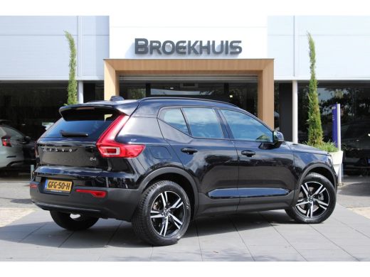 Volvo  XC40 B4 Plus Dark | Stoel + Stuurwielverwarming |  Trekhaak | Adaptieve cruise control | BLIS | ActivLease financial lease