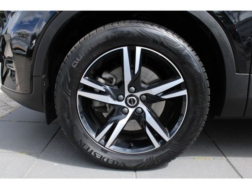 Volvo  XC40 B4 Plus Dark | Stoel + Stuurwielverwarming |  Trekhaak | Adaptieve cruise control | BLIS | ActivLease financial lease